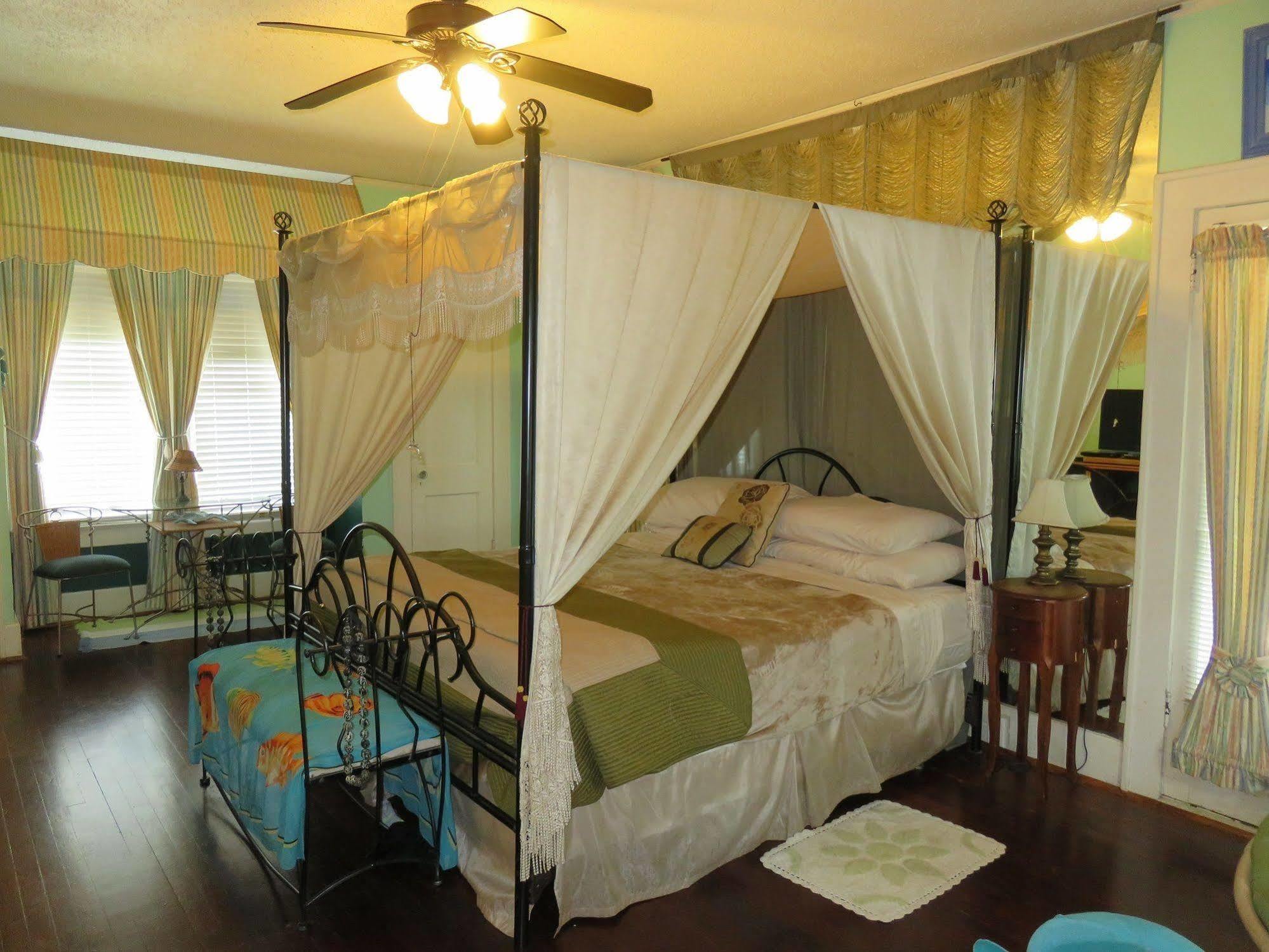 Avenue O Bed And Breakfast Galveston Bagian luar foto